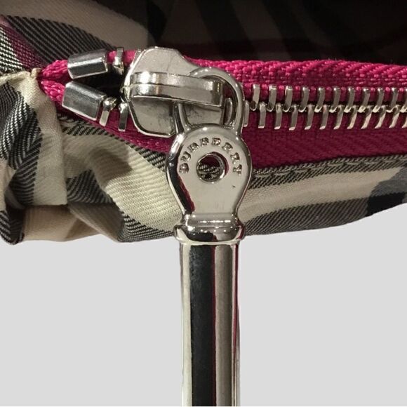 BURBERRY RARE FIND BARBIE PINK SHOULDER BAG. - Picture 11 of 11